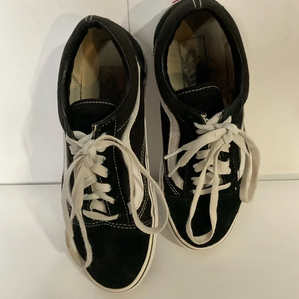 VANS Old Skool Black White Mens 5.5 Women’s 7 Lace-Up Sneakers; White Soles